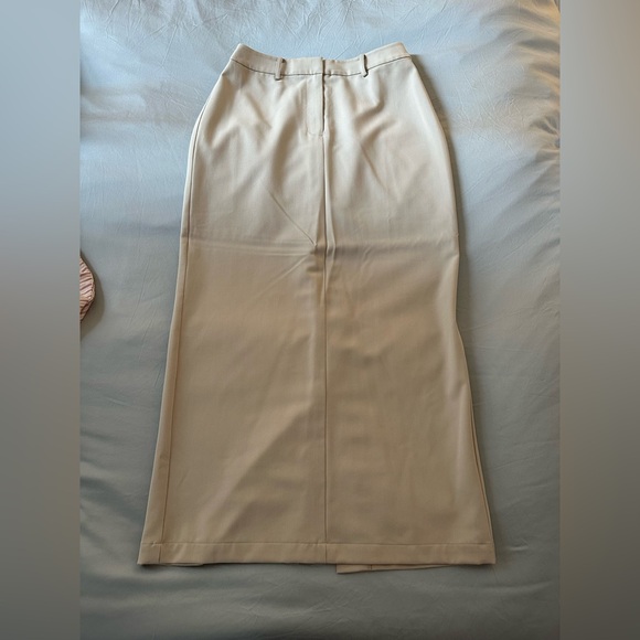 Reformation Cream Maxi Skirt - Picture 1 of 3